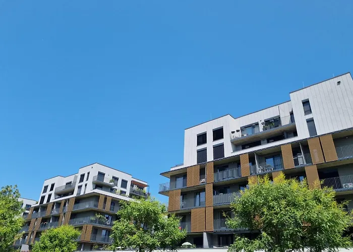 Exclusive - Free Parking