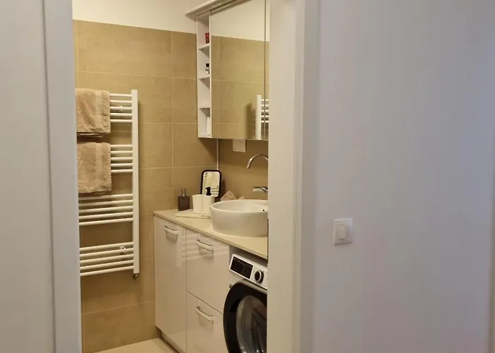 Exclusive - Free Parking