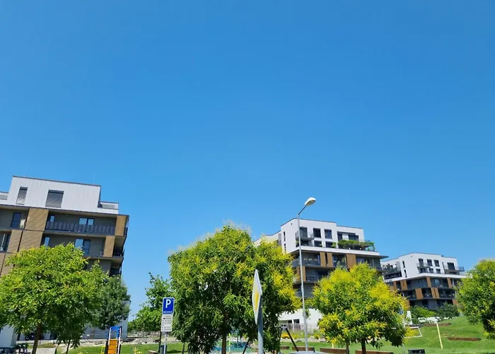 Exclusive - Free Parking *